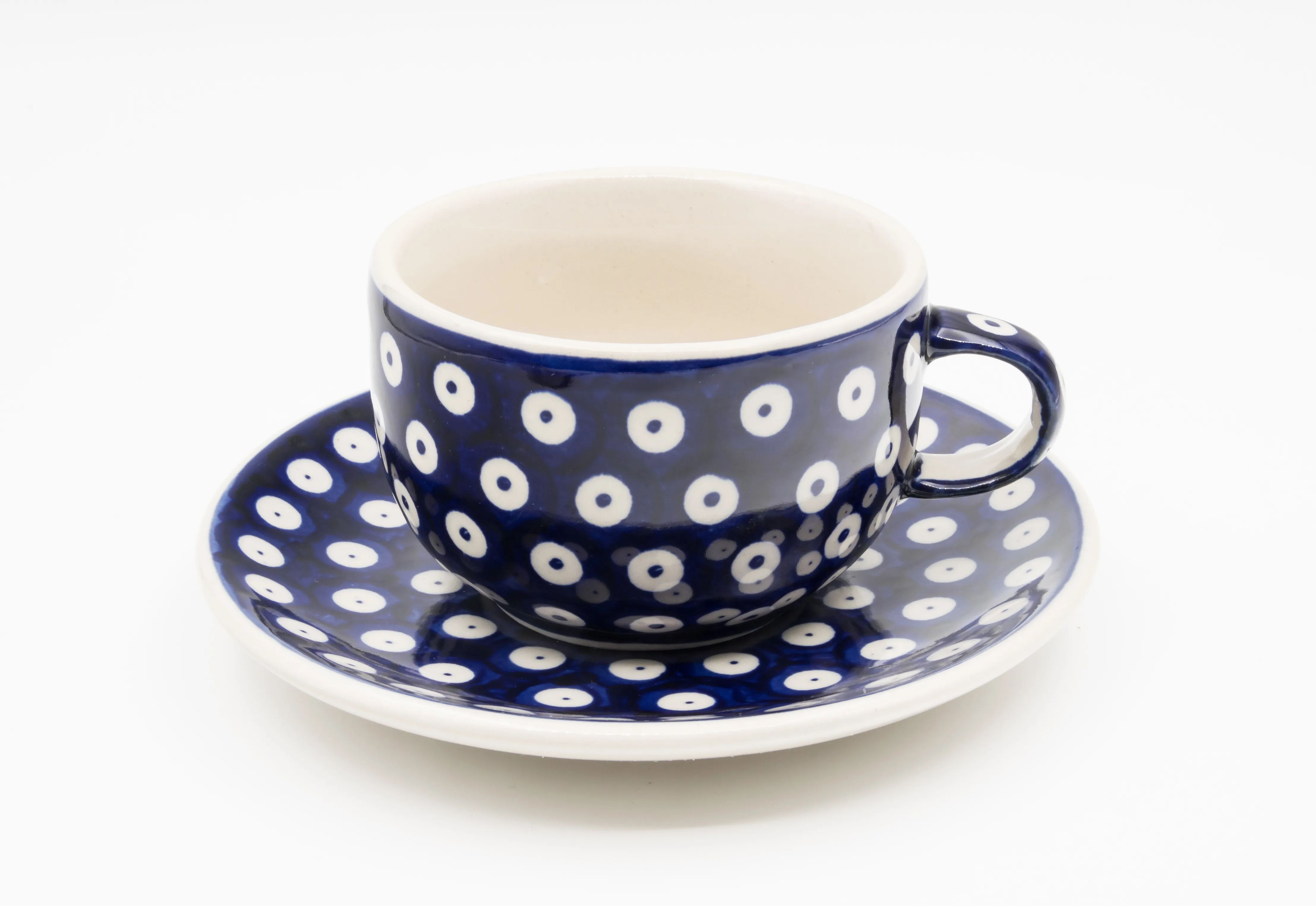 Ceramika bolesławiecka — kolekcja naczyń